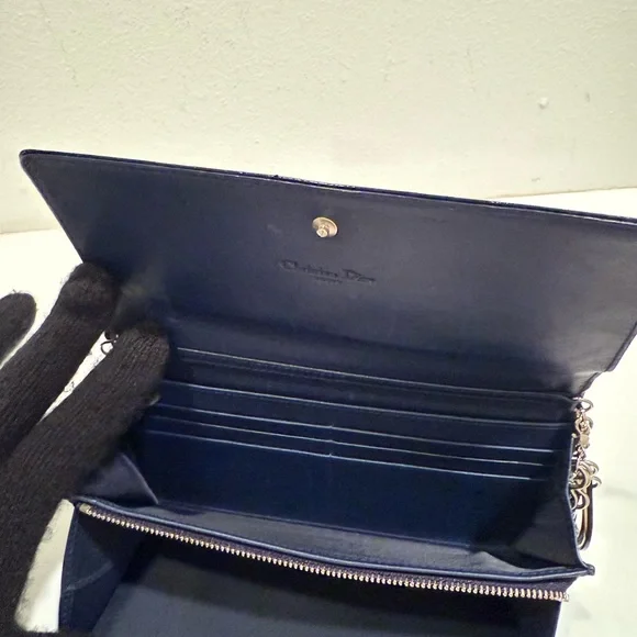 SOLD 🎉 Christian Lady Dior Navy Patent Leather Cannage Rendezvous Wallet Chain - Picture 12 of 13